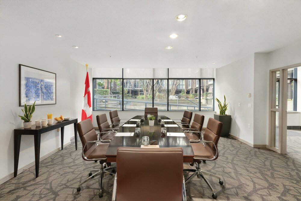 Фото WorldMark Vancouver - The Canadian