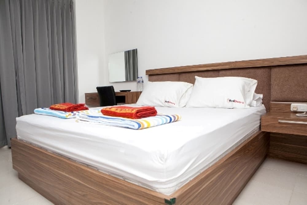 Фото RedDoorz Plus near Sukajadi 2