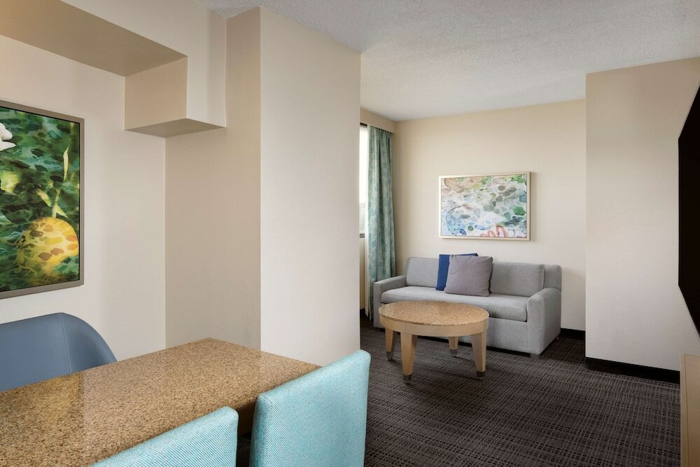 Фото Embassy Suites by Hilton Tampa Airport Westshore