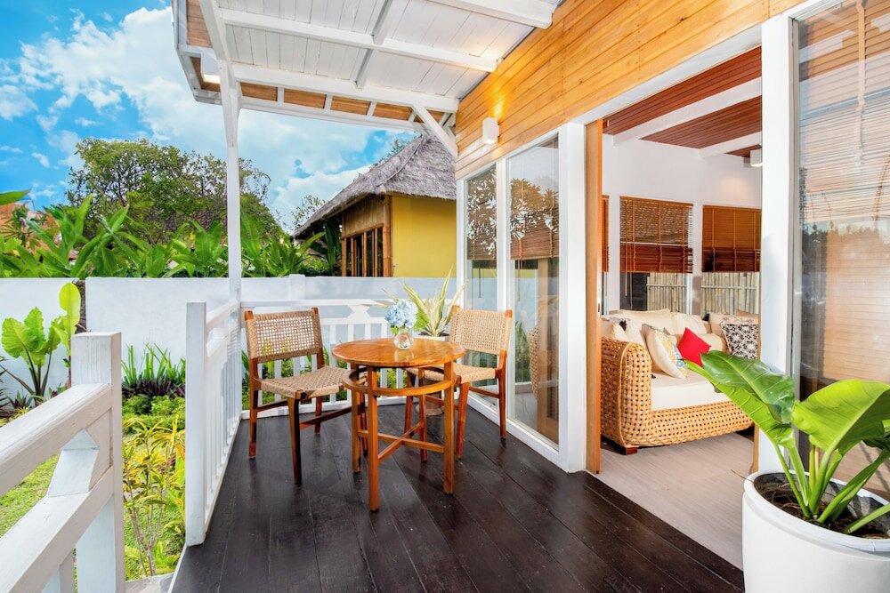 Фото Canvas Escape Resort