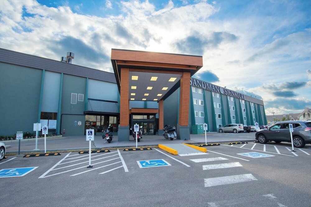 Фото Sandman Signature Lethbridge Lodge