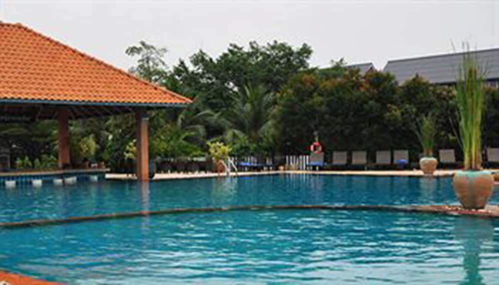 Фото The Leela Resort & SPA Pattaya