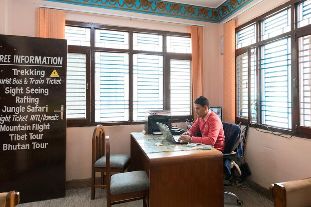 Фото Hotel Khangsar