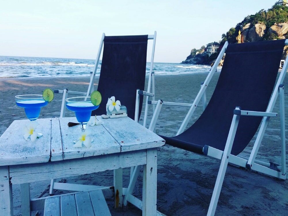 Фото Nern Chalet Beachfront Hotel