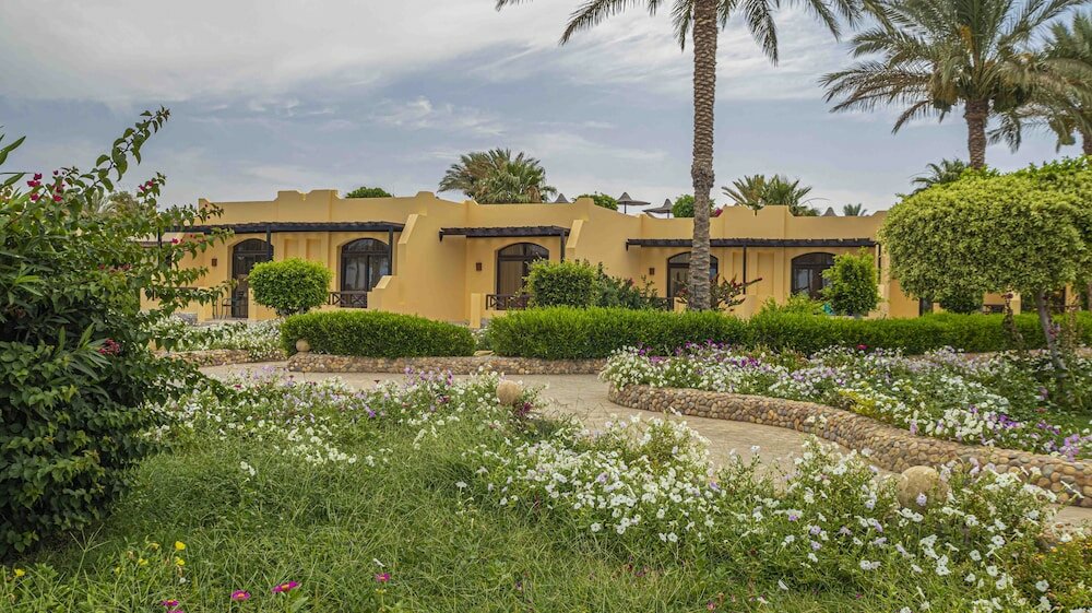 Фото Blend Elphistone Resort