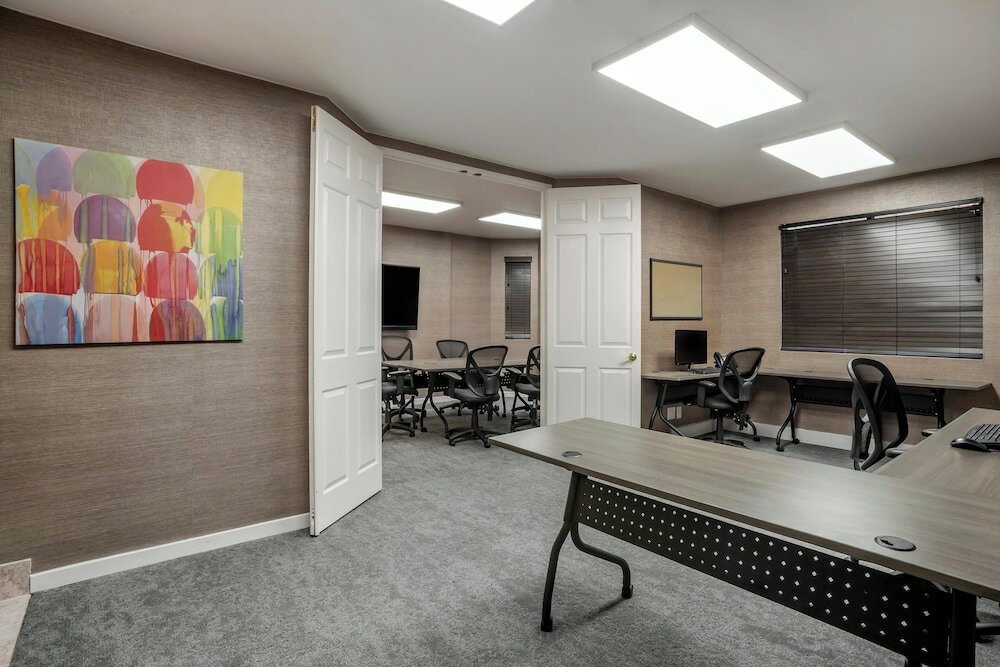 Фото Sheraton Suites Wilmington Downtown