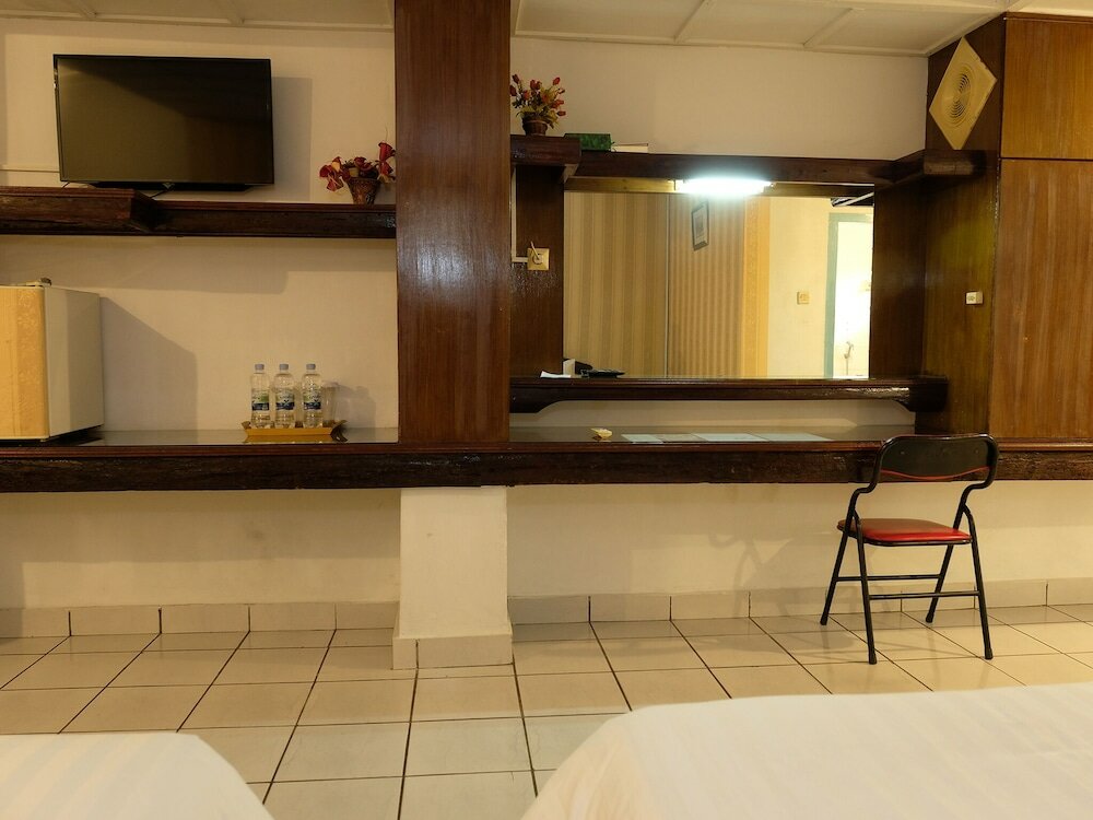 Фото Oyo 358 Hotel Martani