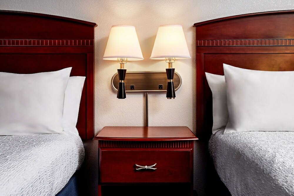 Фото Hampton Inn Longmont