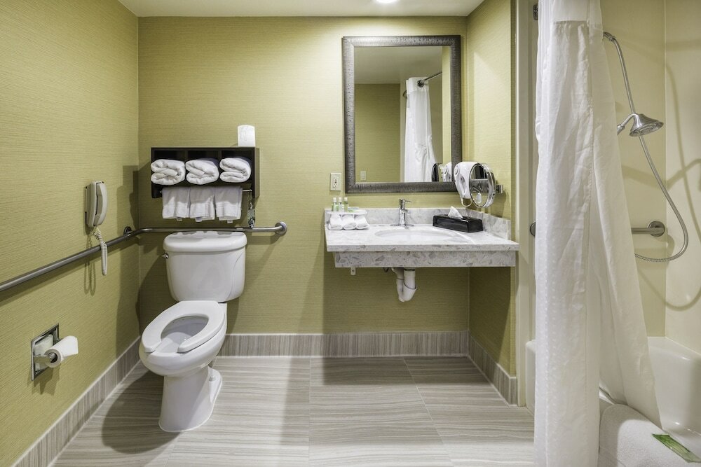 Фото Holiday Inn Express Castro Valley - East Bay, an Ihg Hotel