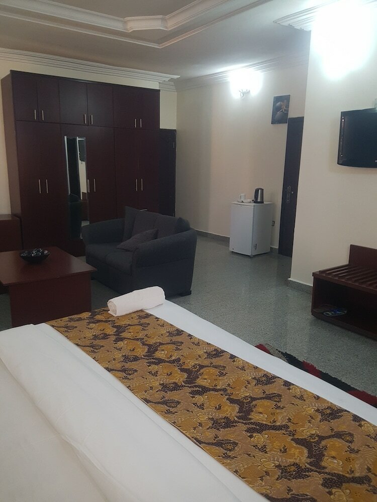 Фото Zeina Suites Abuja