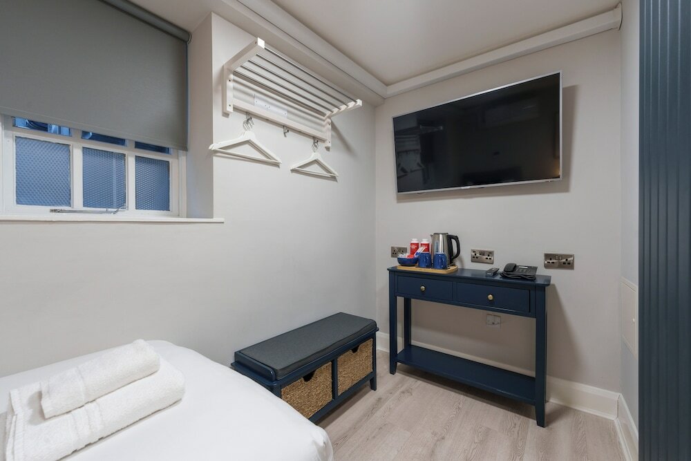 Фото The Temple Bar Lane by the KeyCollections