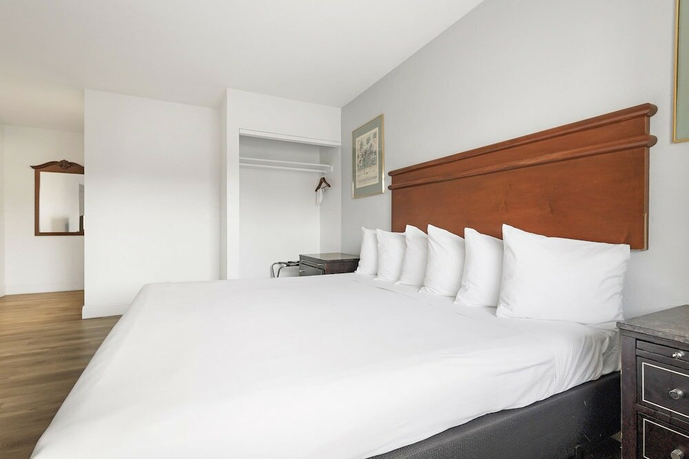 Фото Heritage Inn Express Chico