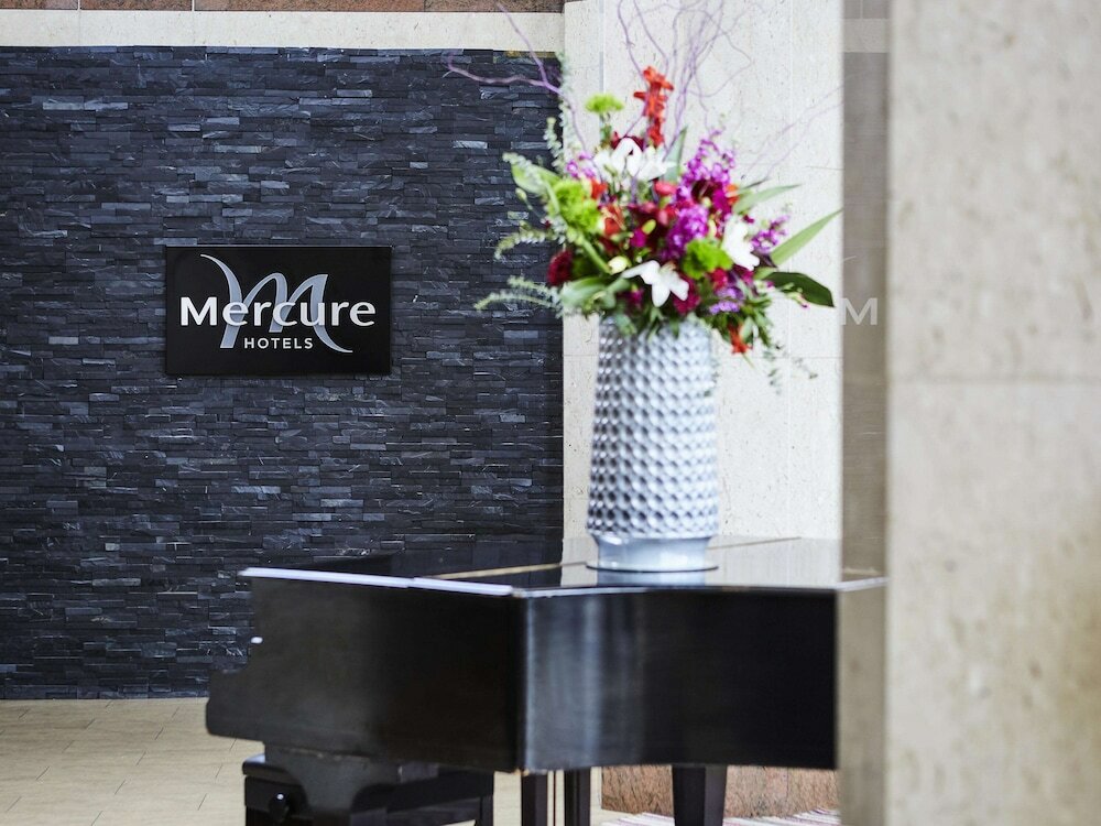 Фото Mercure St Helens