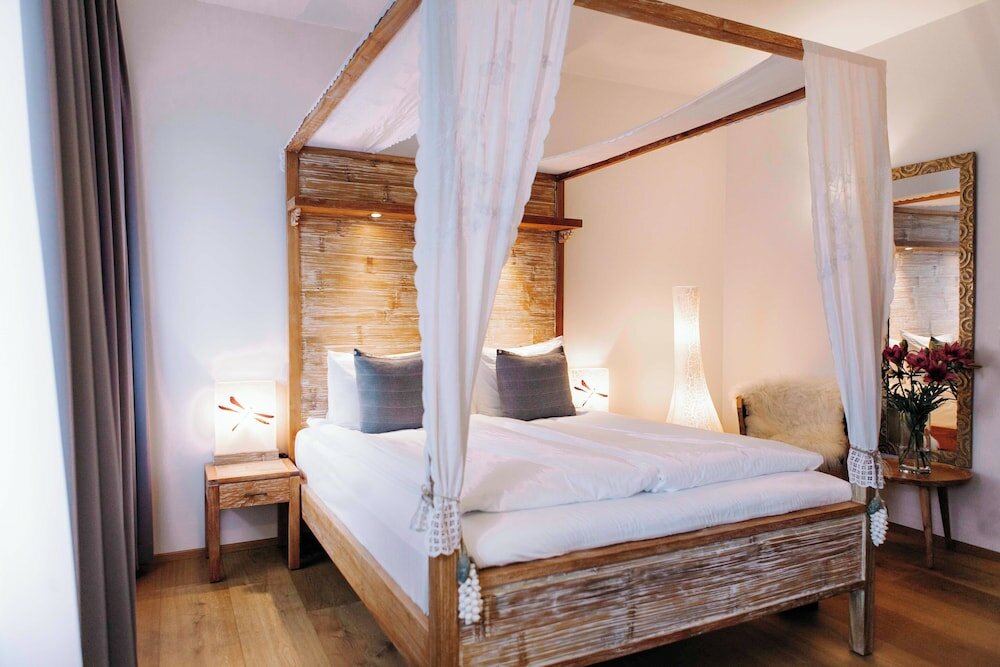 Фото Eyja Guldsmeden Hotel