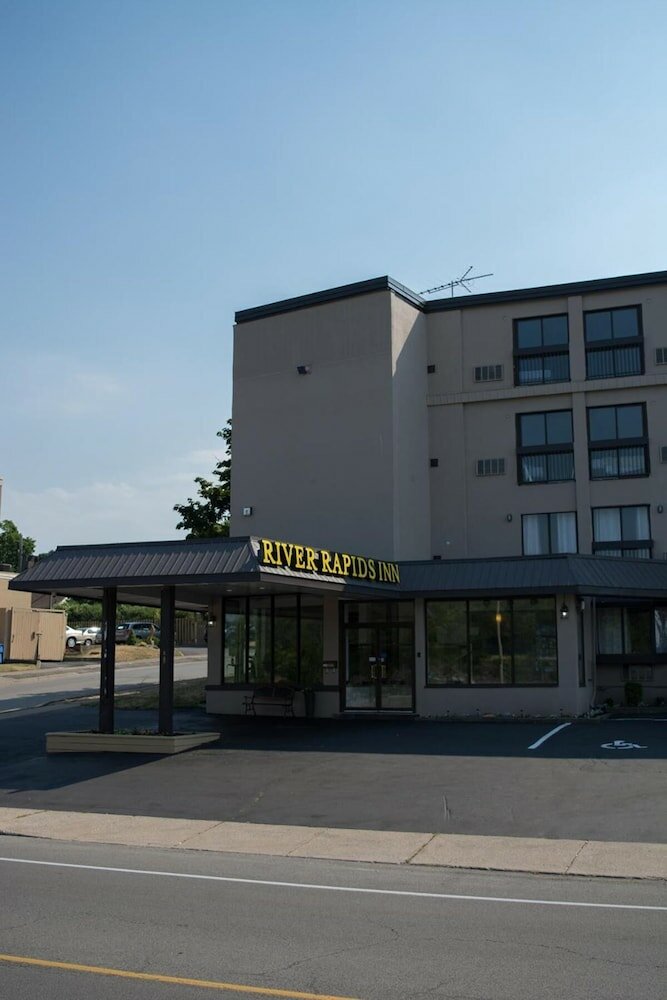 Фото River Rapids Inn