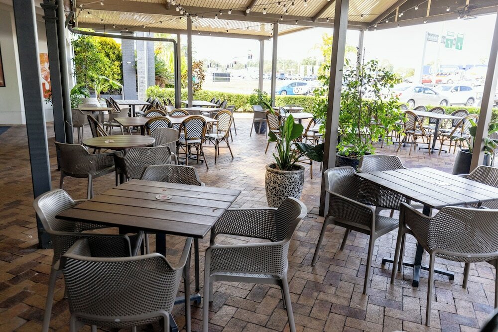 Фото Sundowner Hotel Motel