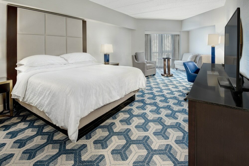 Фото Sheraton Eatontown Hotel