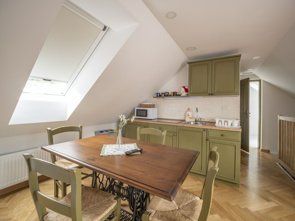 Фото Apartment House Berghi