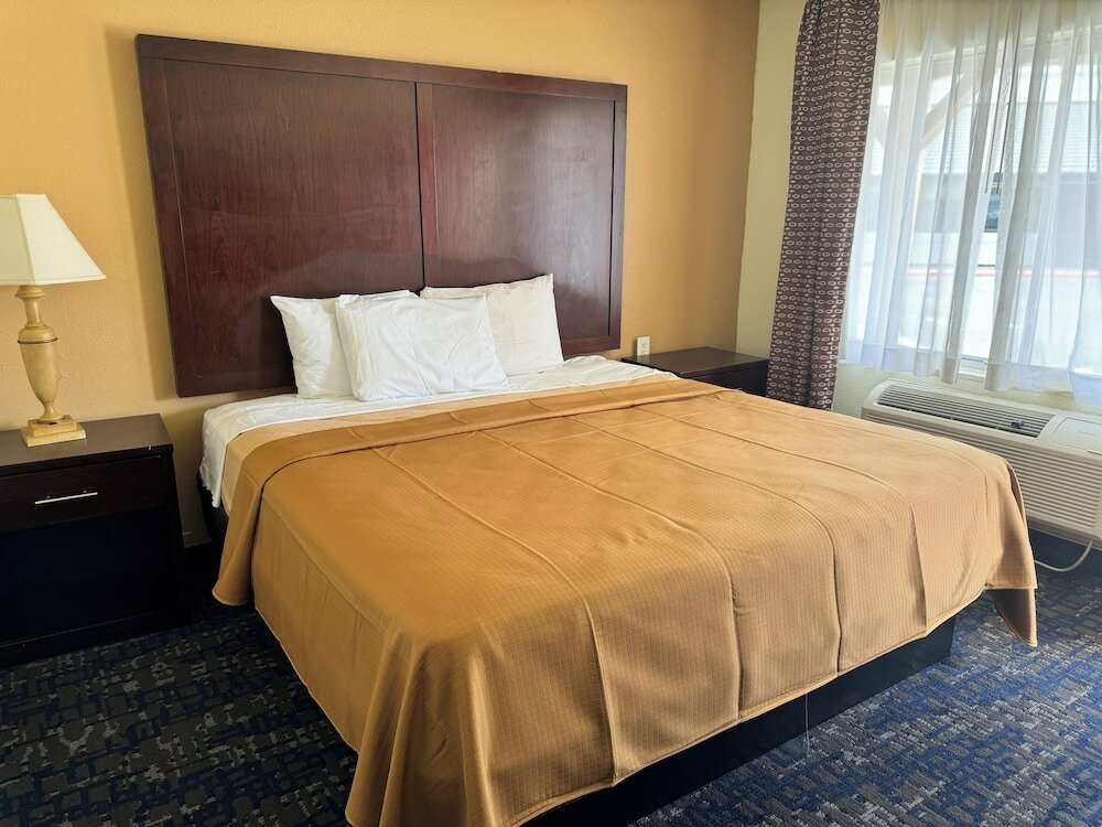 Фото Red Lion Inn & Suites Redding