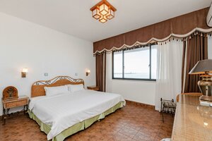 Hainan Noble Yacht Club Hotel (Qiongzhou Strait), hotel