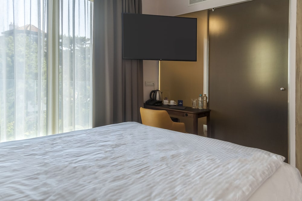 Фото Amiral Hotel