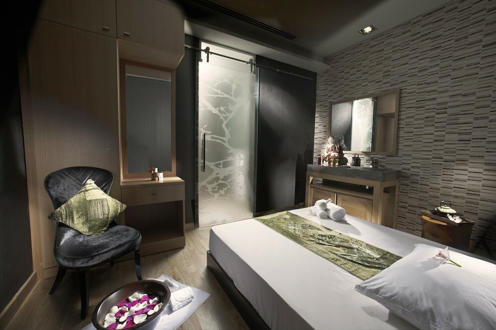 Фото Ramee Grand Hotel and Spa