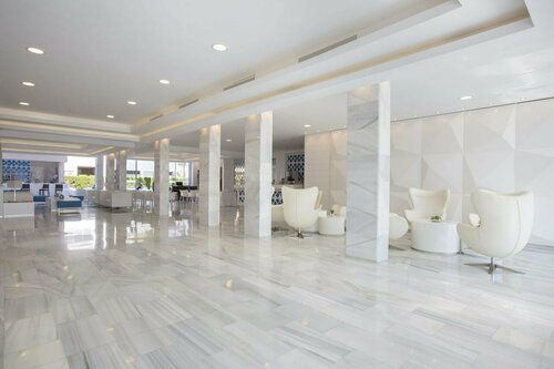 Гостиница Mar Hotels Playa de Muro Suites в Пладжа-де-Муро