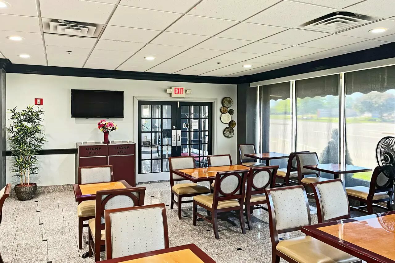 Фото Quality Inn & Suites Cincinnati Downtown