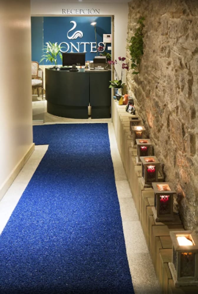 Фото Hotel Montes