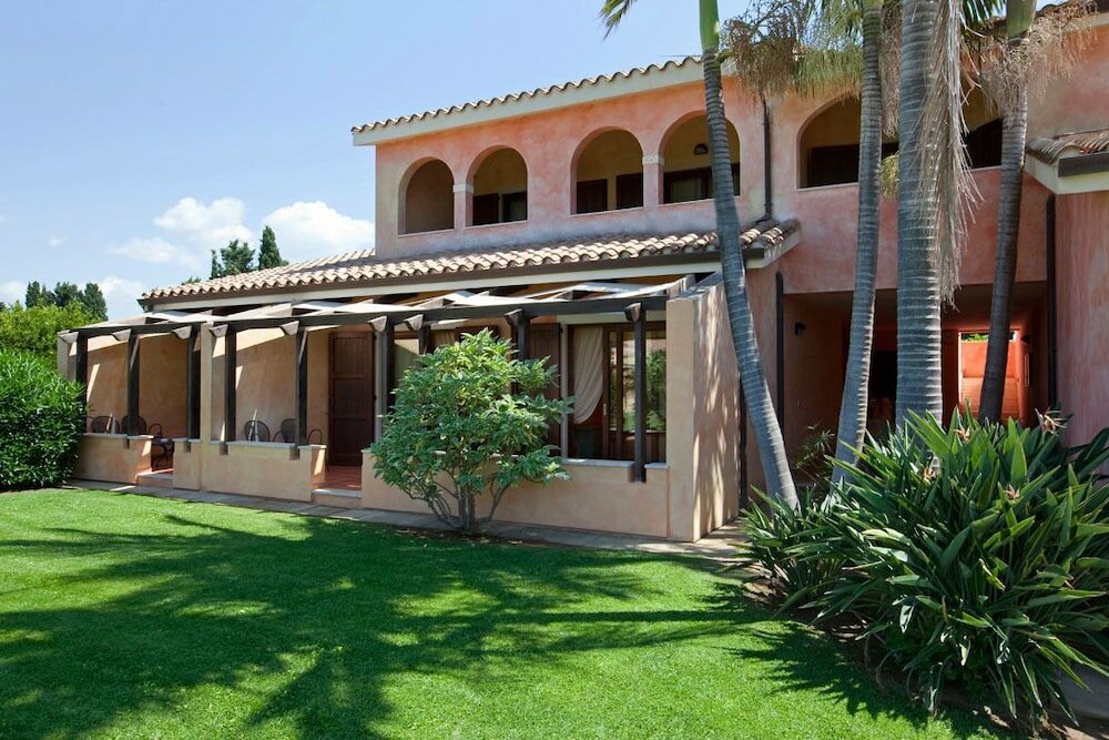 Фото Lantana Resort Hotel & Apartments