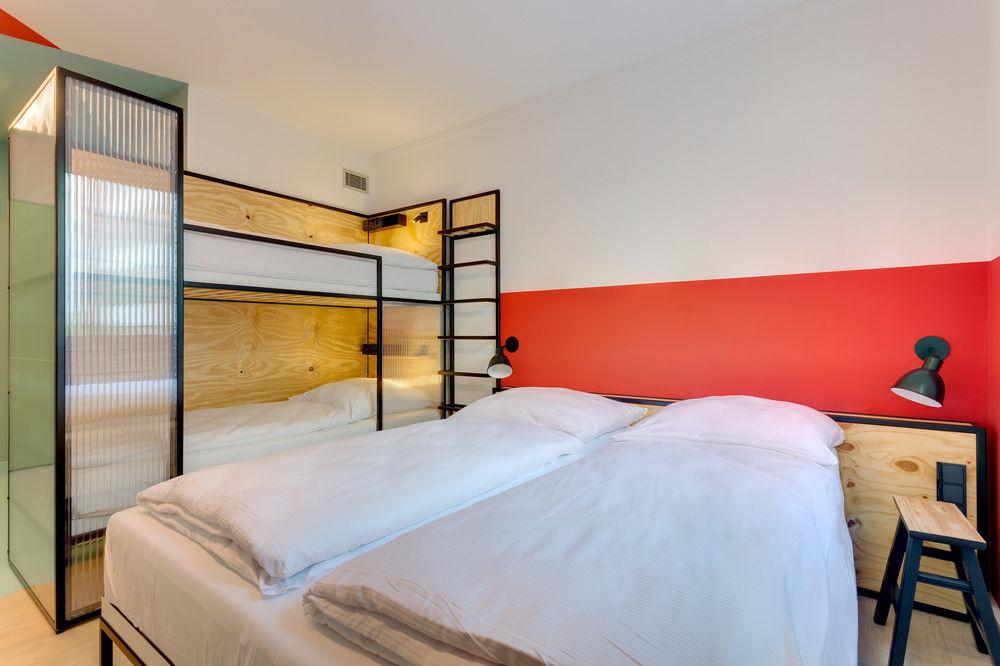 Фото Meininger Hotel Leipzig Hauptbahnhof