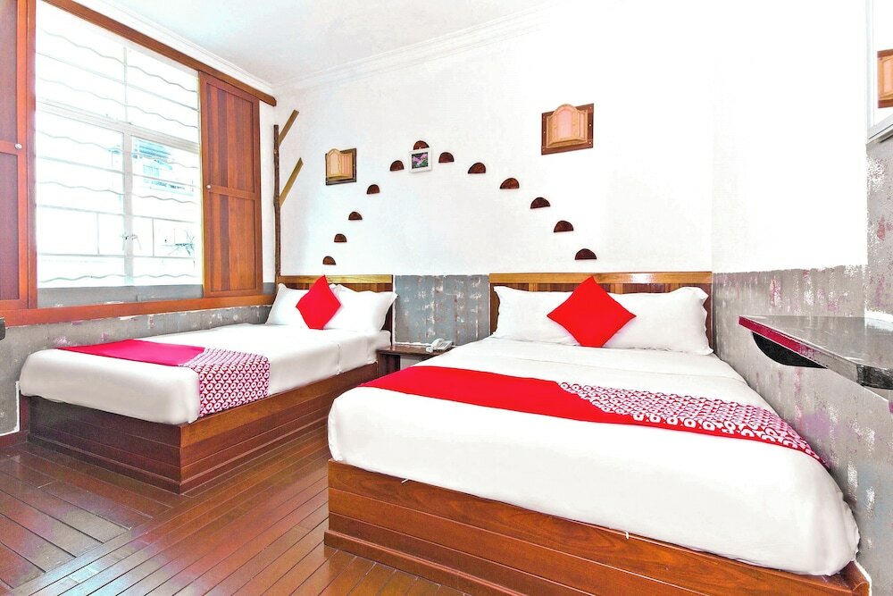Фото Oyo 210 Hotel Five 2