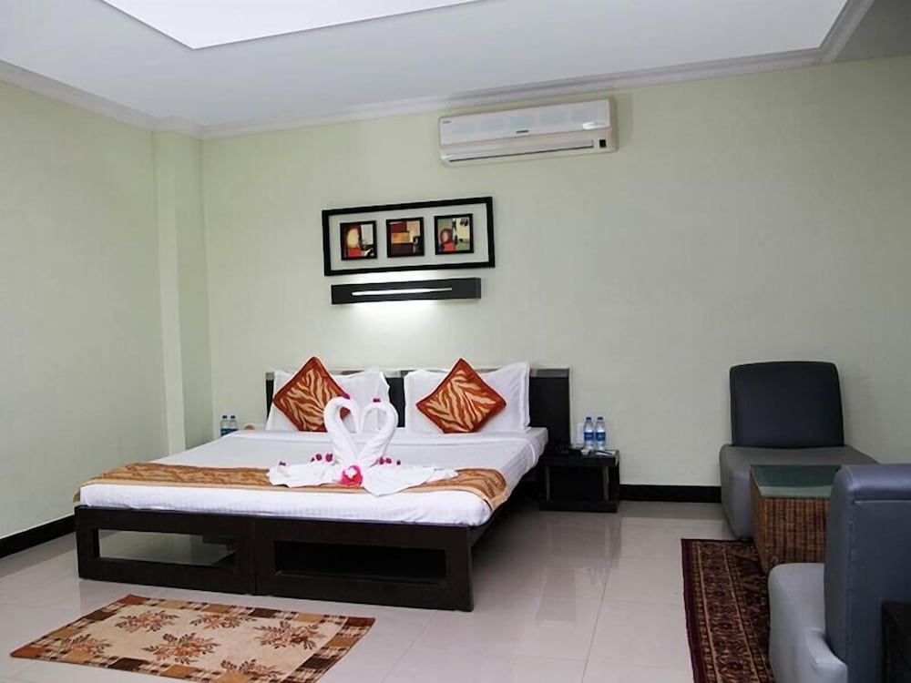 Фото Hotel Hampi International