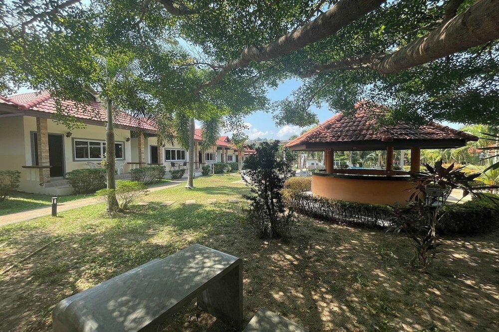 Фото Phuket Airport Villa