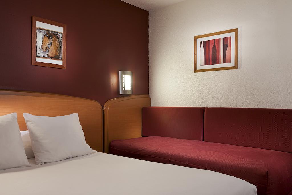 Фото Sky Hotel Goussainville