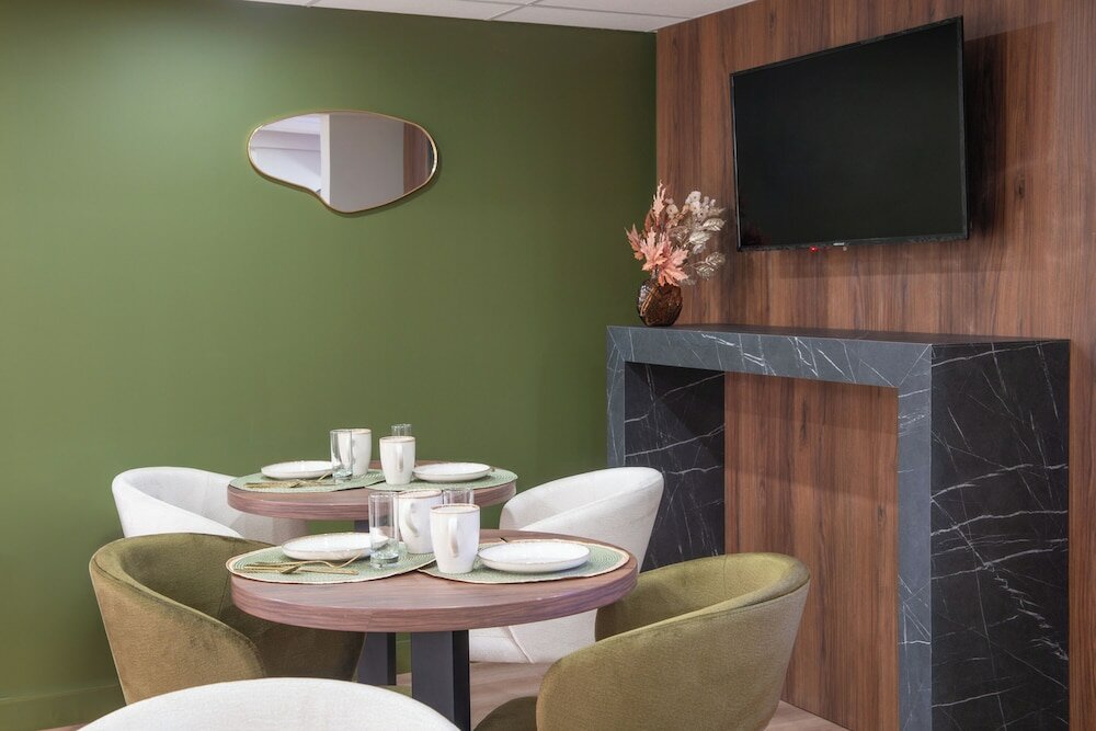 Фото Hôtel d’Olivet Orléans Sud