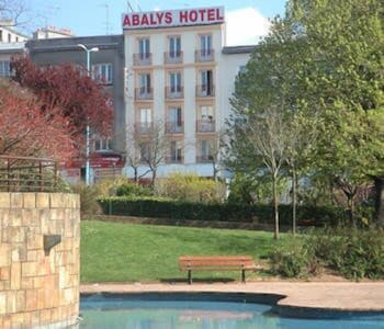 Фото отеля 2