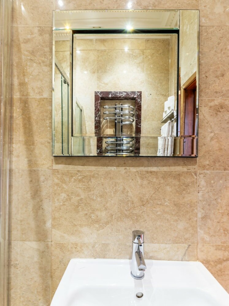 Фото Griffin House Hotel