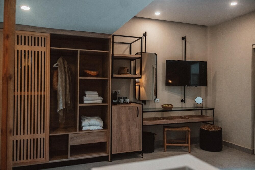 Фото Eliros Mare Beachfront Poem Hotel