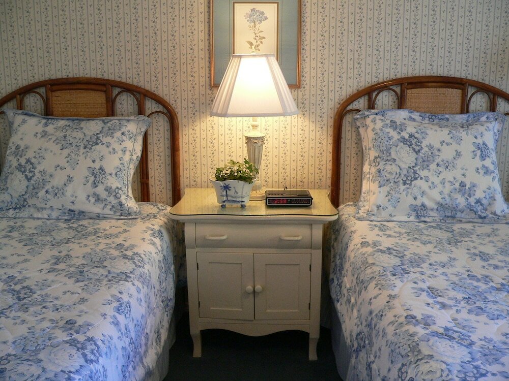 Фото Lakeside Country Inn