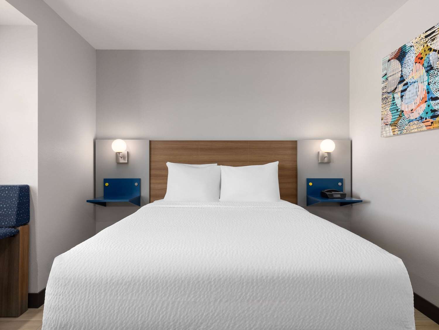 Фото Microtel Inn & Suites by Wyndham Tracy