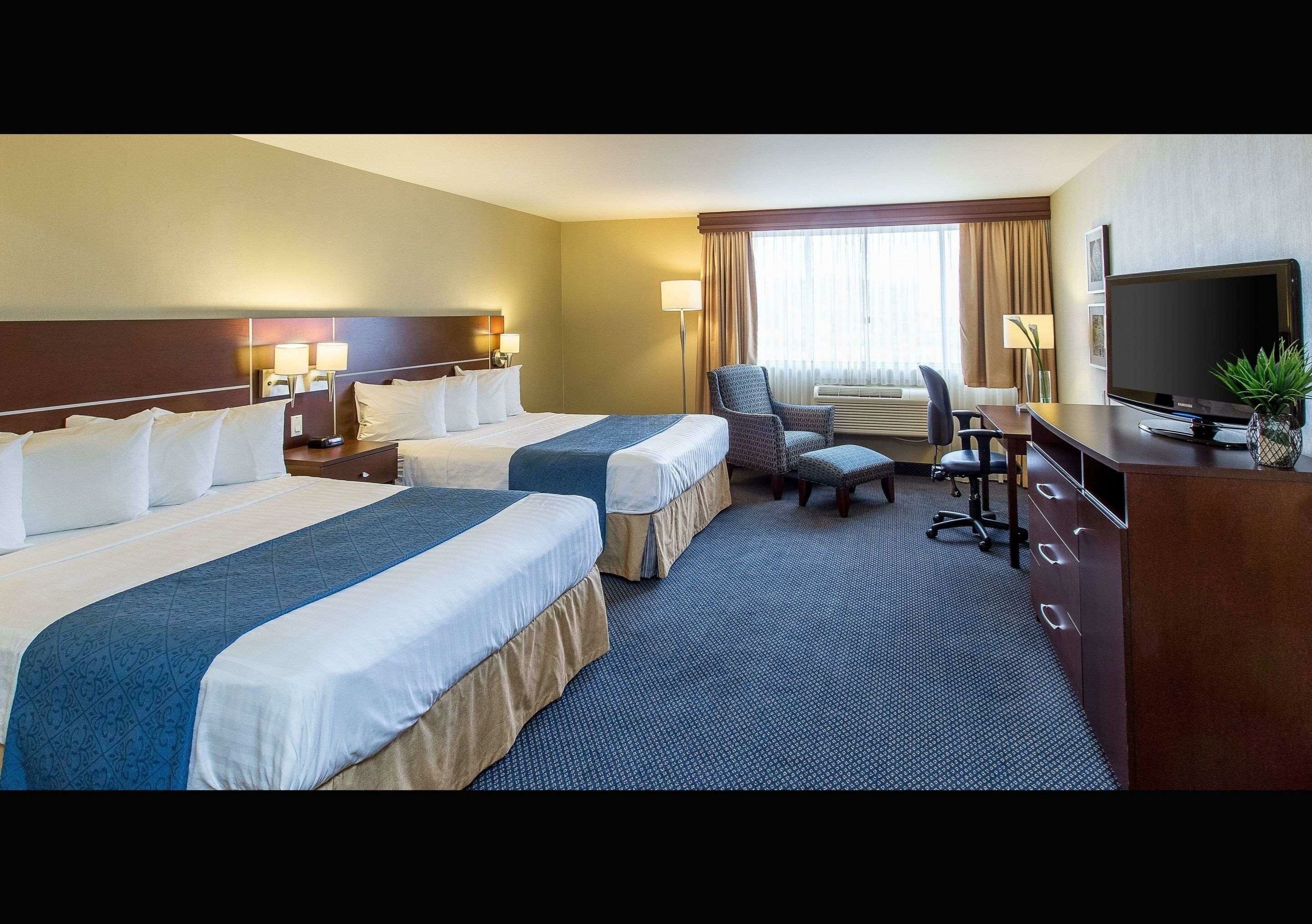 Фото Quality Inn & Suites Brossard