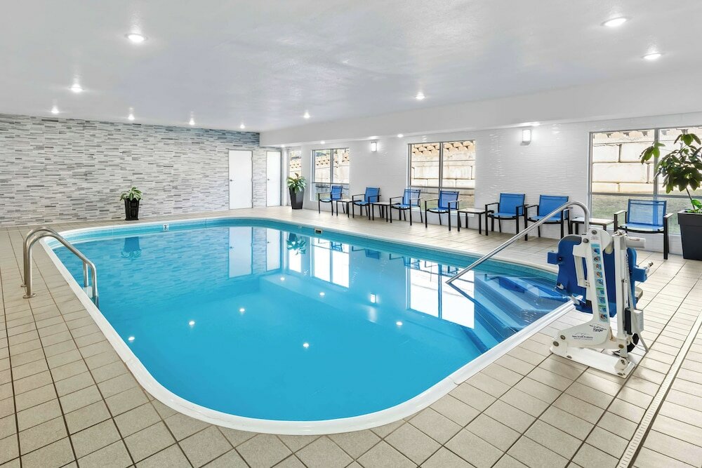 Фото Best Western Worlds of Fun Inn & Suites