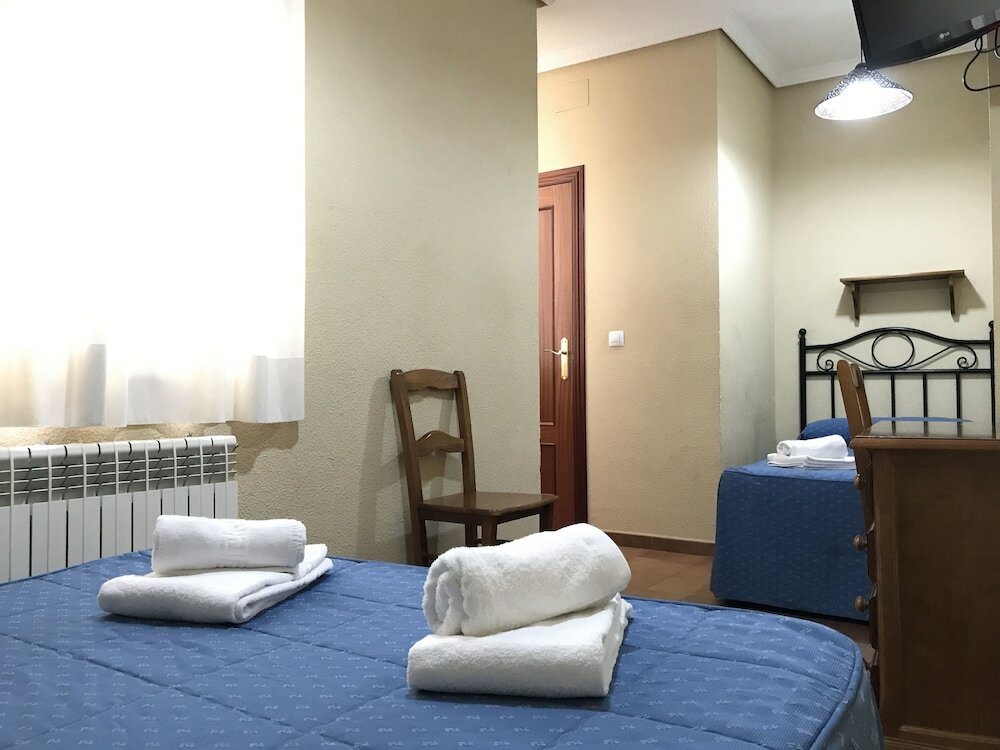 Фото Hostal El Pilar