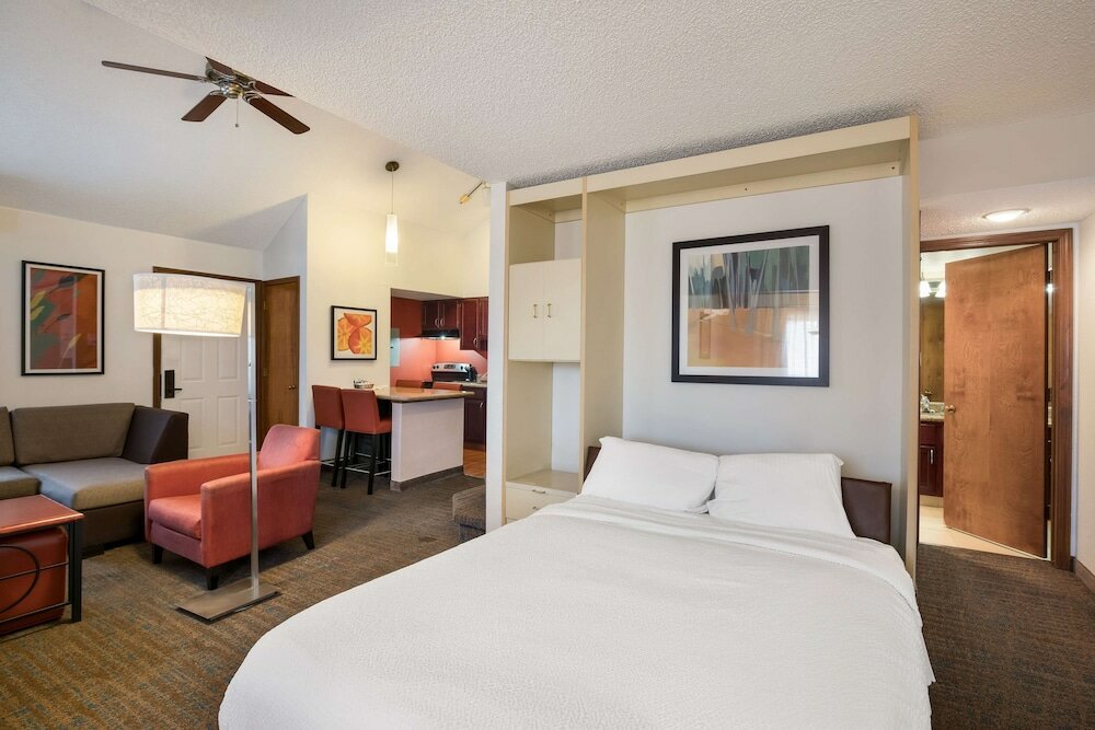 Фото SenS Suites Livermore, SureStay Collection by Best Western