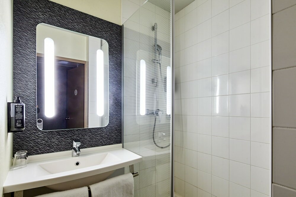 Фото B&b Hotel Versailles Le Chesnay