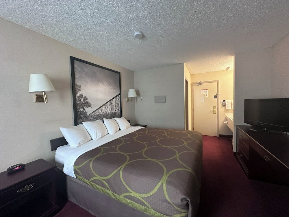 Фото Super 8 by Wyndham Lethbridge