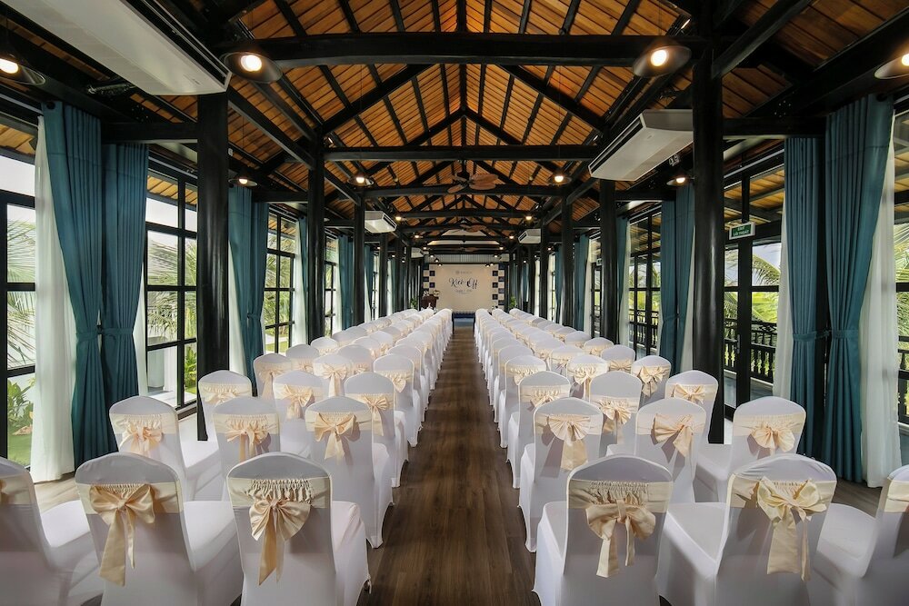 Фото Bliss Hoi An Beach Resort & Wellness