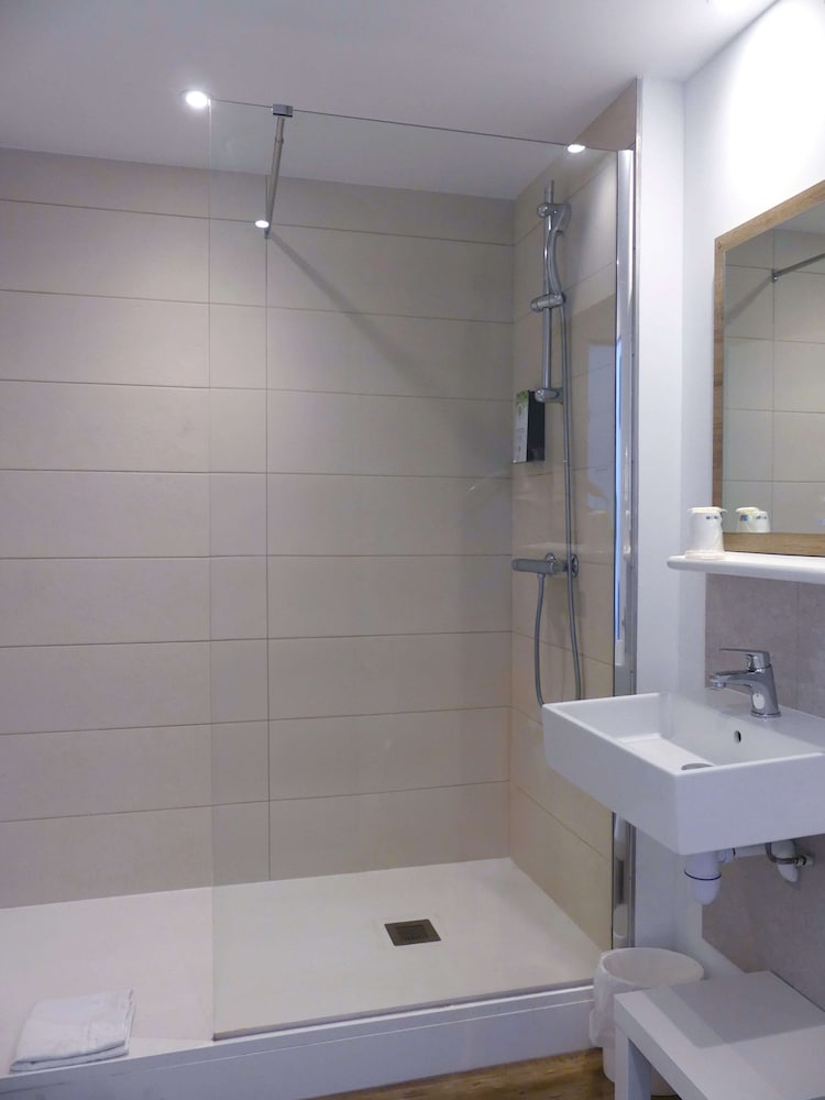 Фото Kyriad Direct Toulon Ouest La Seyne Sur Mer 