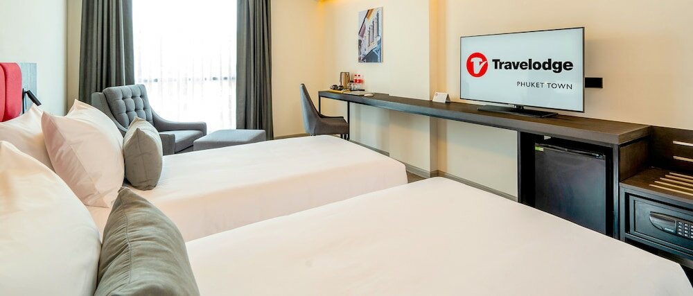 Фото Travelodge Phuket Town